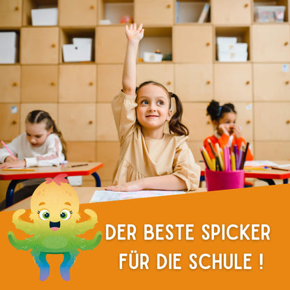 Kind in der Schule, das sich meldet, im Vordergrund steht die Hokus Fokus Flasche