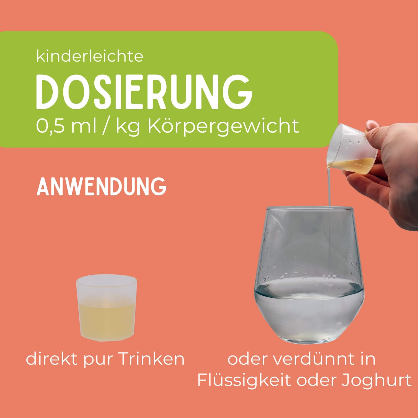 Dosierbecher mit Sausewind Sirup und Glas mit Flüssigkeit in dem der Sirup verdünnt wird.